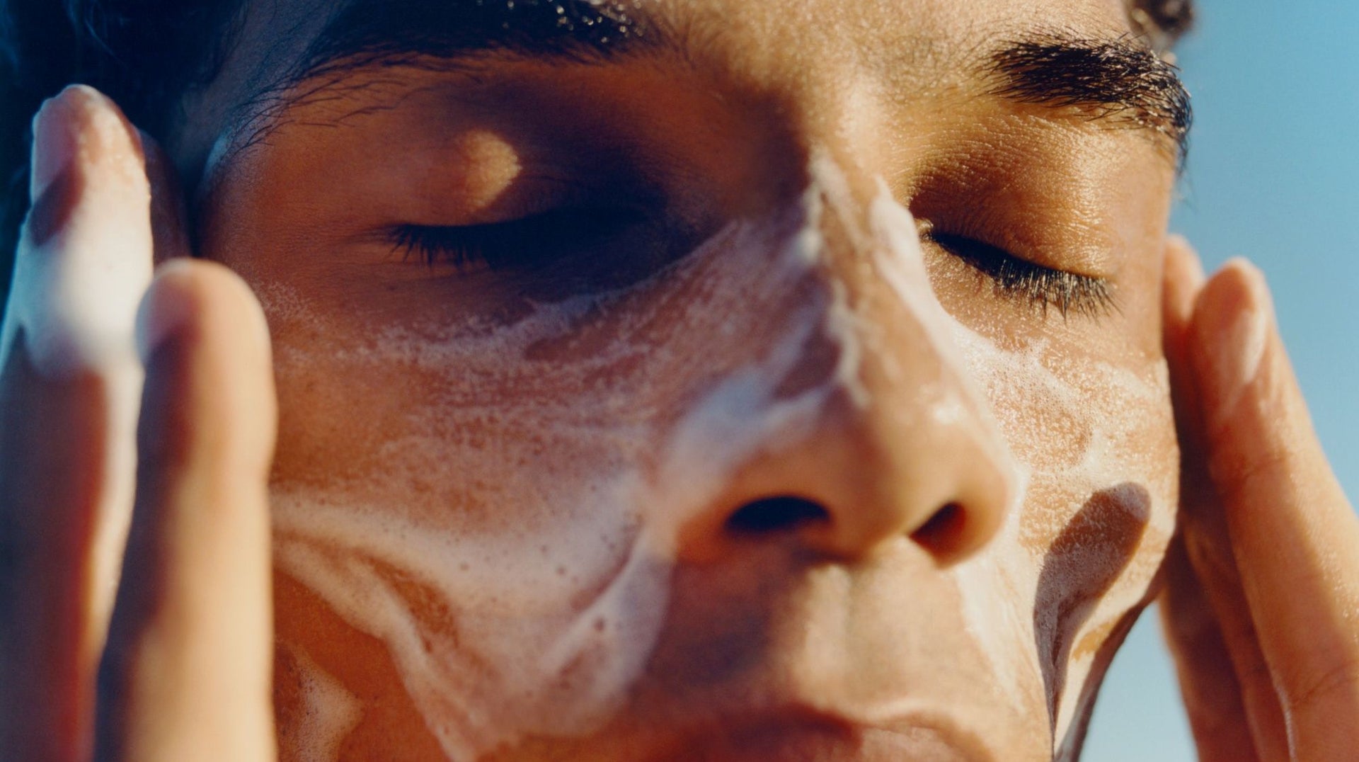 Load video: &lt;p&gt;&lt;span class=&quot;metafield-multi_line_text_field&quot;&gt;A second step in the double cleansing routine – massage a small amount onto damp skin morning and evening, concentrating on the T-zone where excess sebum is most common. Lather lightly, then rinse with cold water to tighten the pores. Its gel texture melts into a creamy emulsion, leaving the skin supple and comfortable, without any tightness.&lt;/span&gt;&lt;/p&gt;